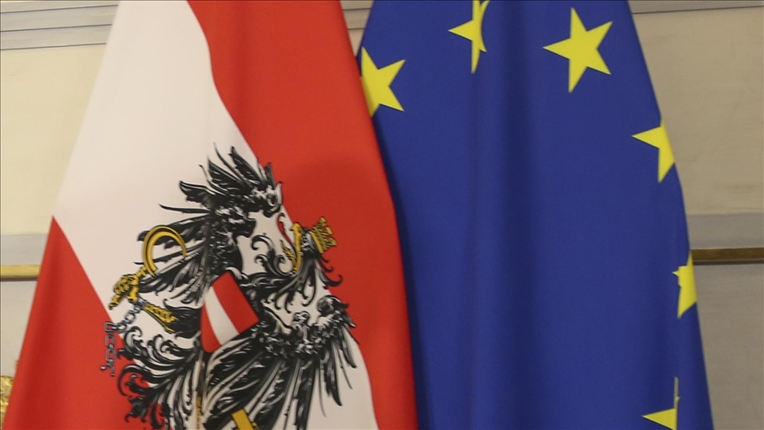 Austrian economy, agriculture ministers step down